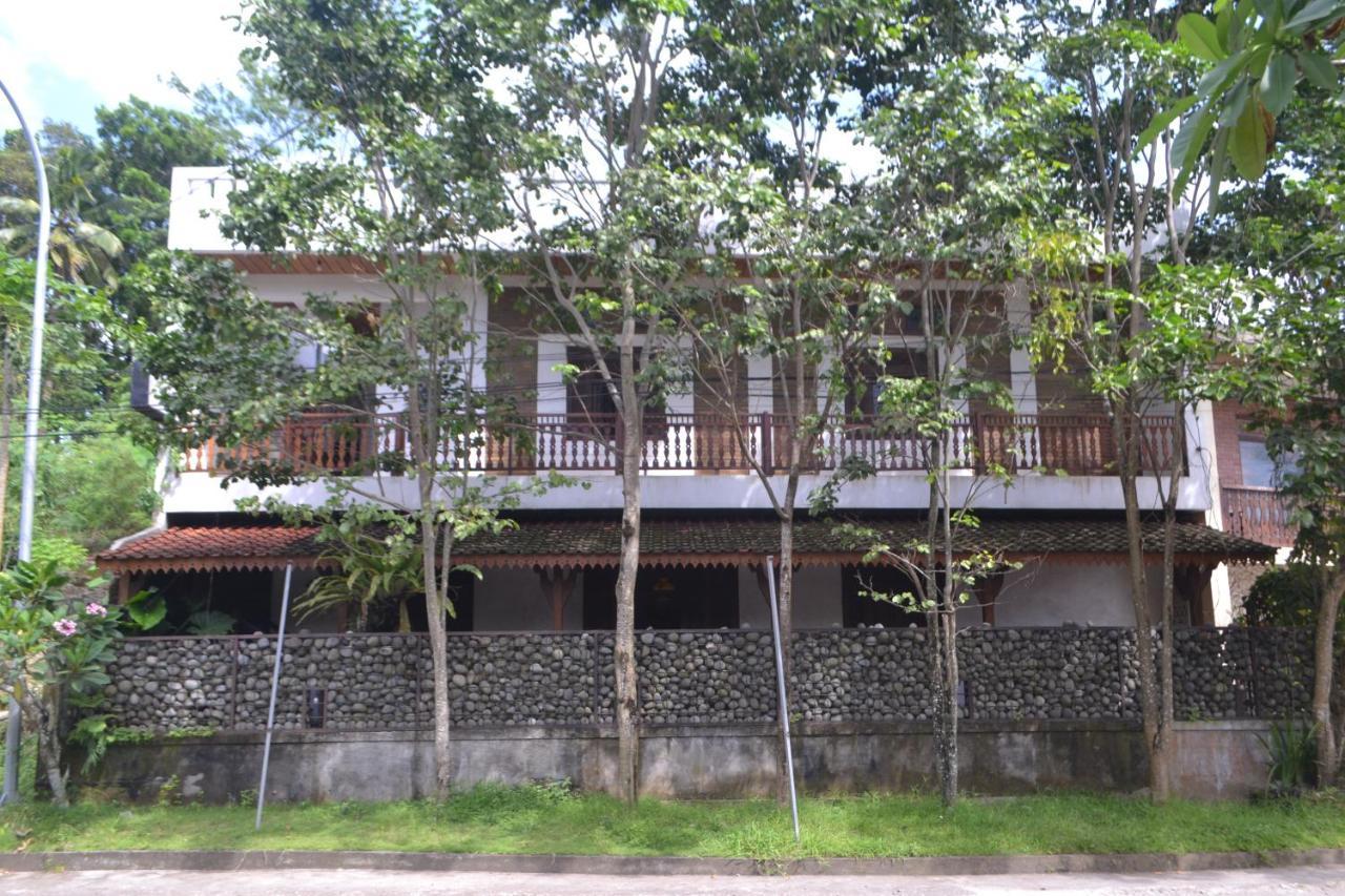 Hotel Batukaras Kalaras エクステリア 写真