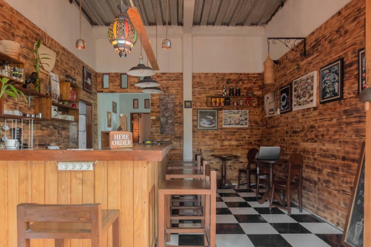 Hotel Batukaras Kalaras エクステリア 写真