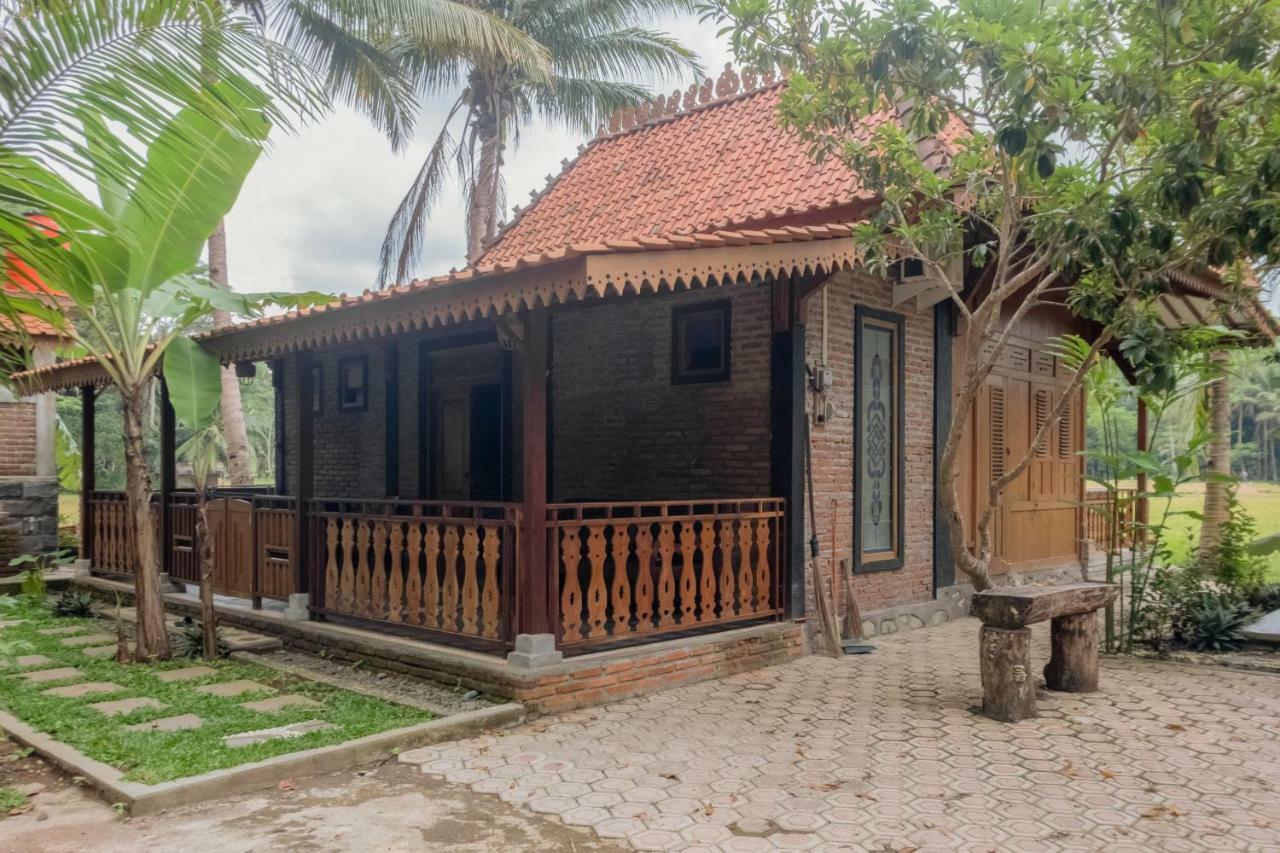 Hotel Batukaras Kalaras エクステリア 写真