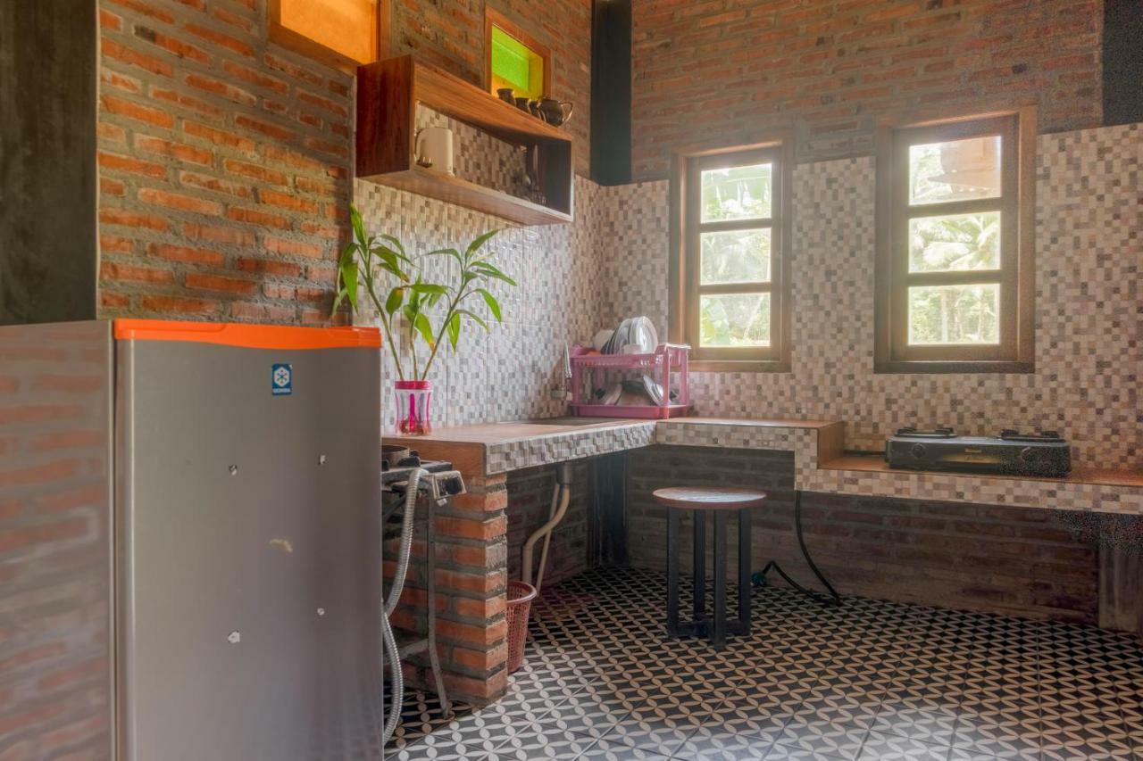 Hotel Batukaras Kalaras エクステリア 写真