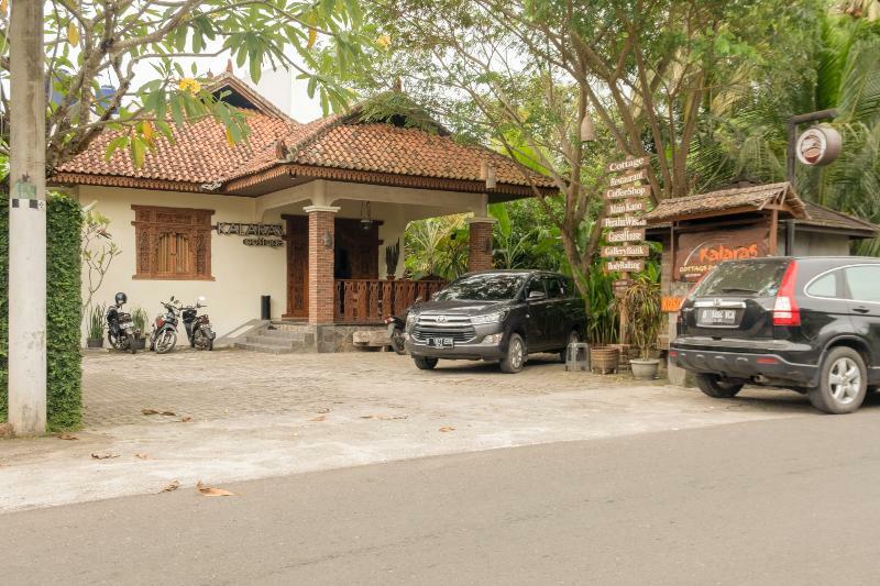 Hotel Batukaras Kalaras エクステリア 写真